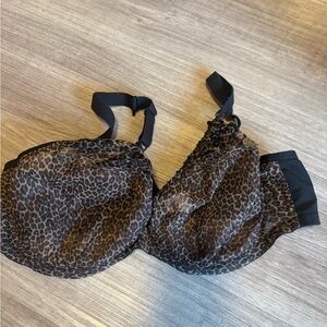 Elomi Black Bra with Leopard Print. Like new 40 DDD